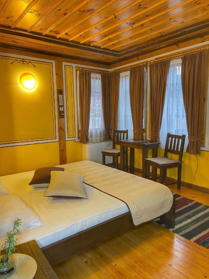 Guest Rooms Colorit Koprivsjtitsa Eksteriør bilde