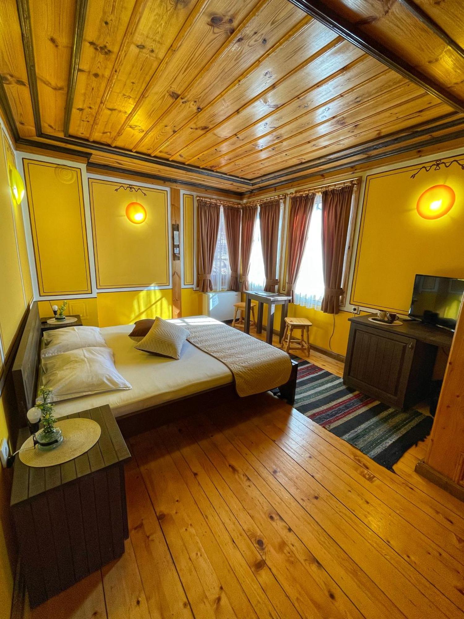 Guest Rooms Colorit Koprivsjtitsa Eksteriør bilde