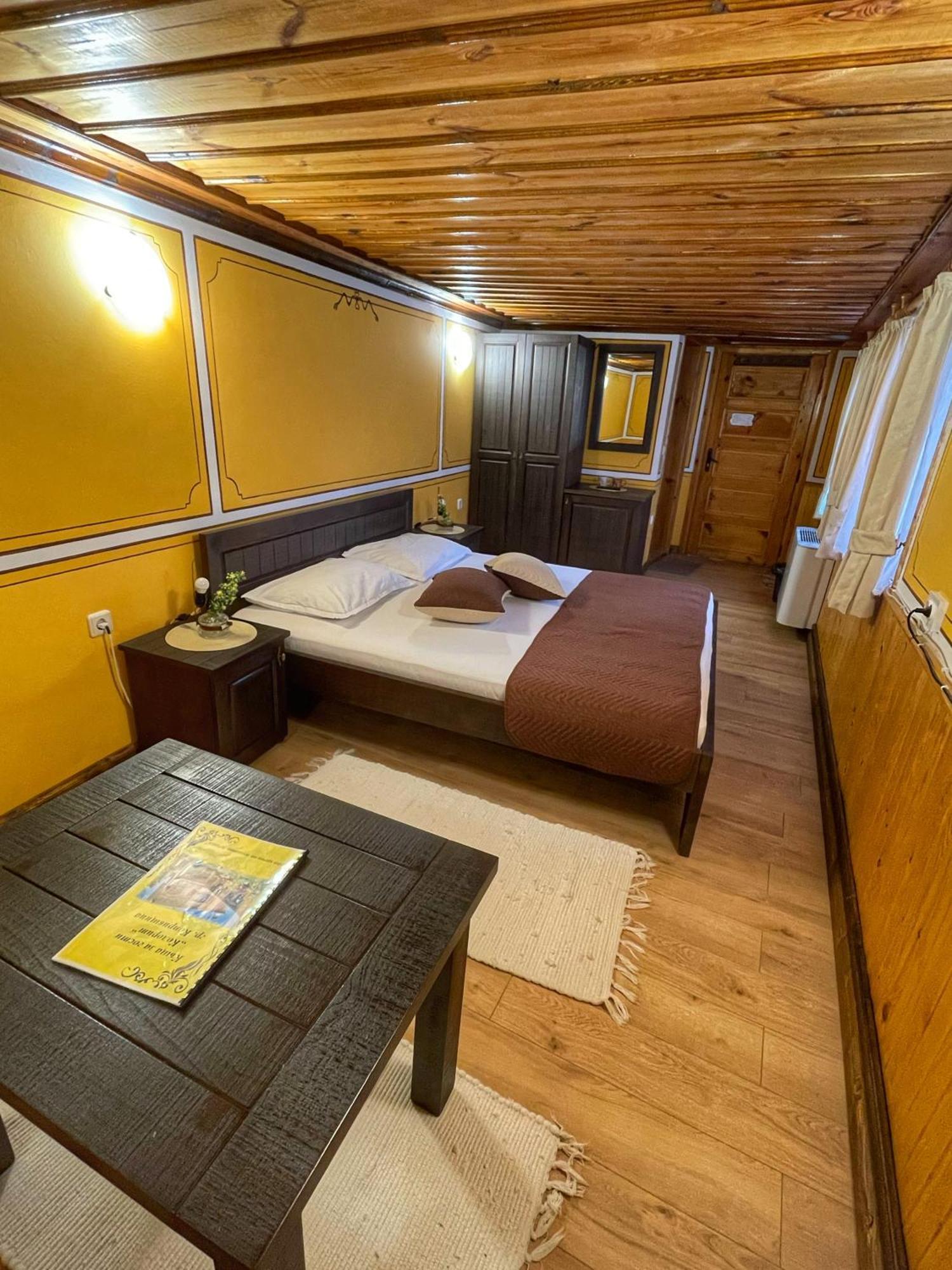Guest Rooms Colorit Koprivsjtitsa Eksteriør bilde