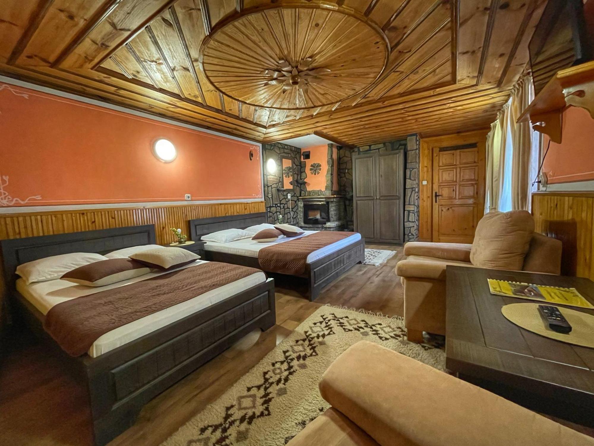Guest Rooms Colorit Koprivsjtitsa Eksteriør bilde