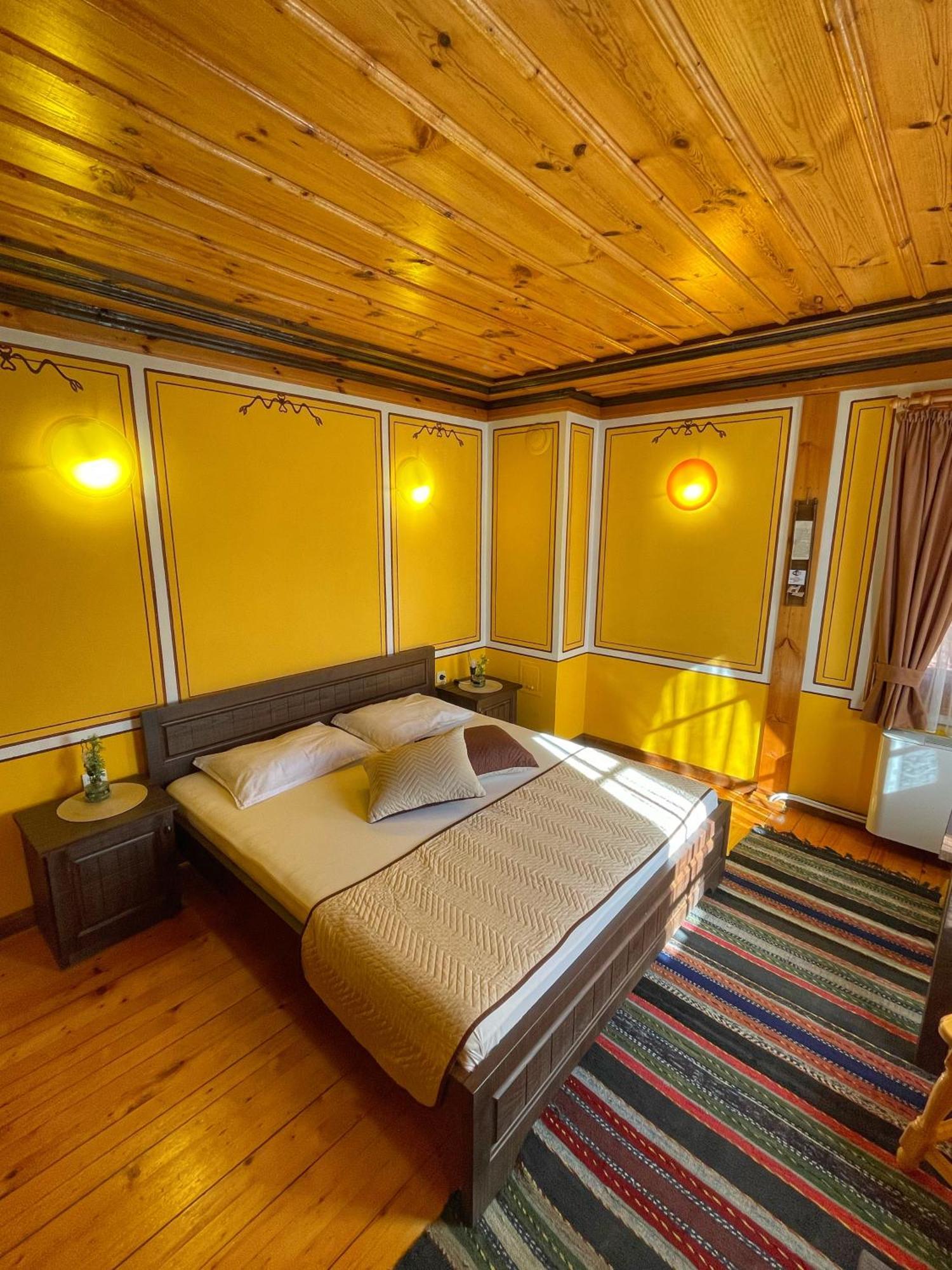 Guest Rooms Colorit Koprivsjtitsa Eksteriør bilde